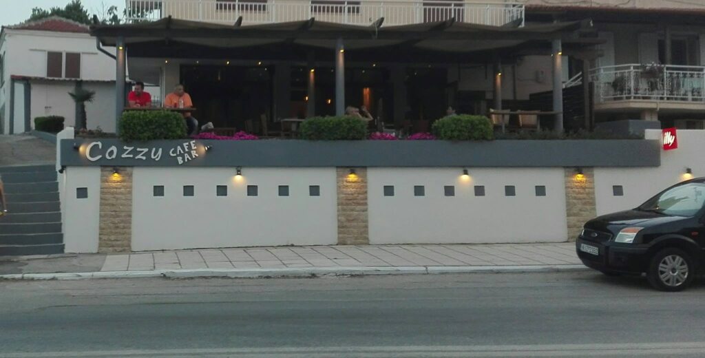 Cozzy Cafe-Bar