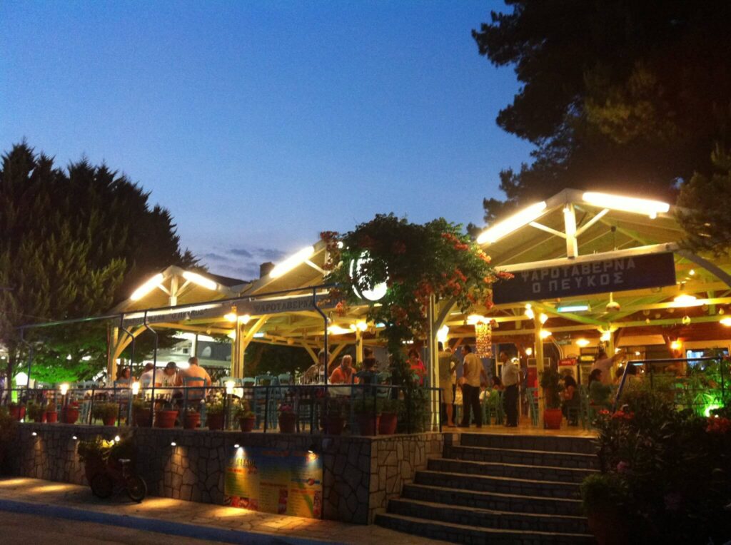 Ταβέρνα “Ο Πεύκος” | Restaurant “O Pefkos”