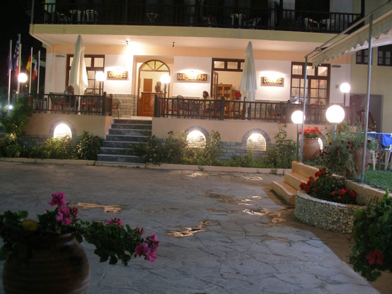 Alexandros Hotel