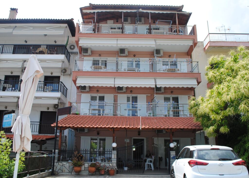 Anna Rooms