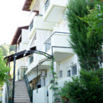 Nikos Apartments