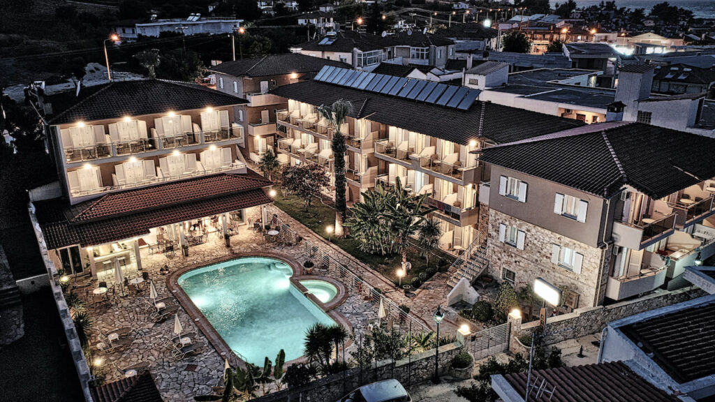 Sarantis Hotel