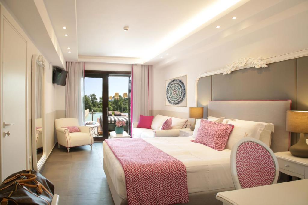 Avaton Luxury Beach Resort2