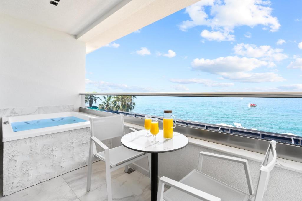 Emily&#8217;s Luxury Suites6