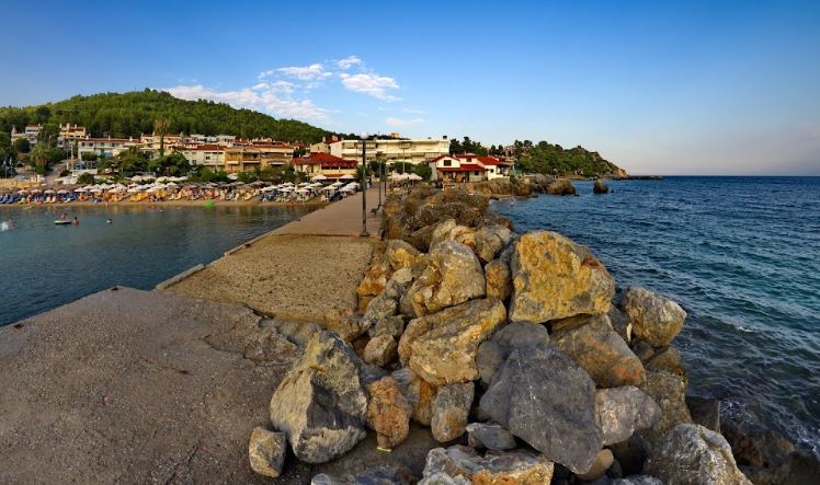 Loutra Agias Paraskevis Beach-Χαλκιδική