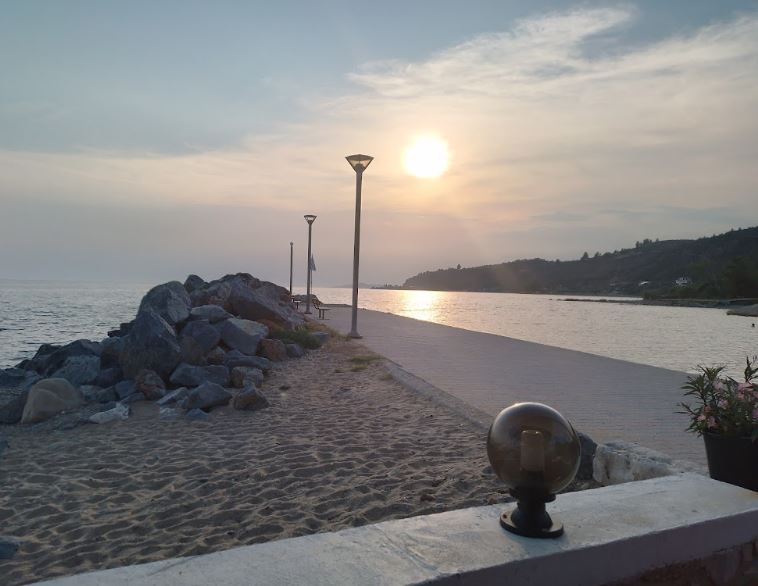 Loutra Agias Paraskevis Beach-Χαλκιδική