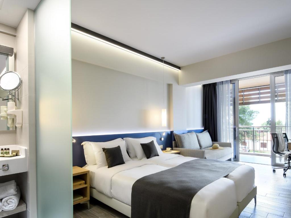 blue dolphin hotel5