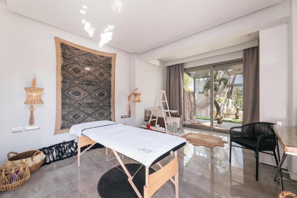 Blue Carpet Luxury Suites3