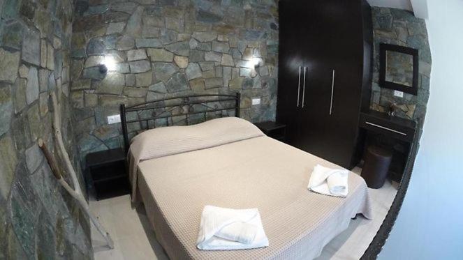 stone suites