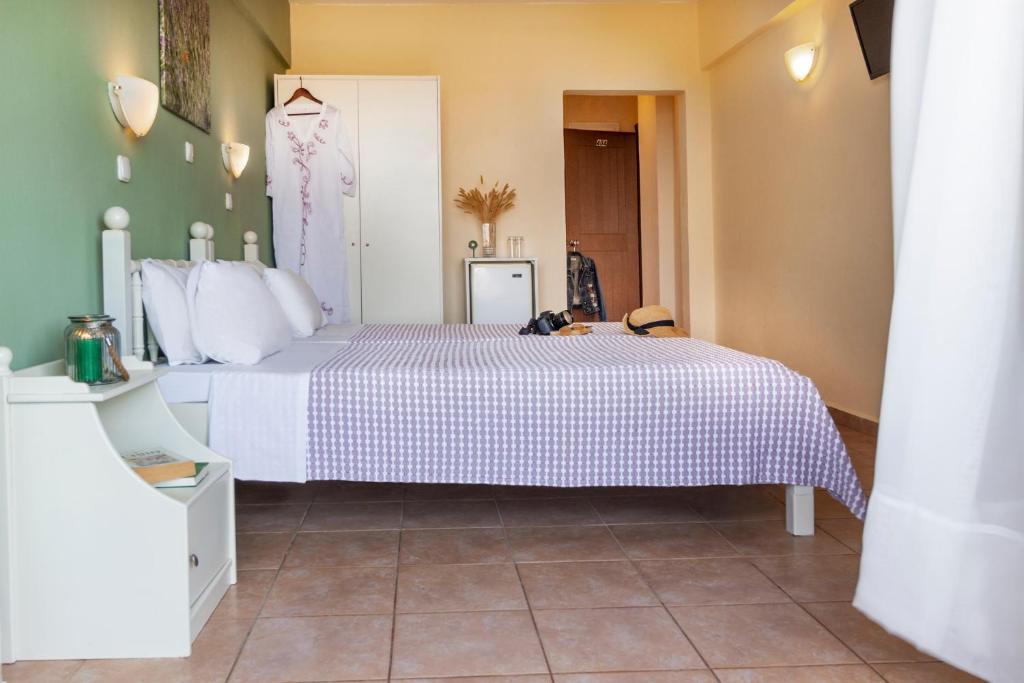julia hotel