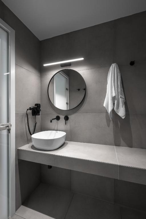 rothos luxury