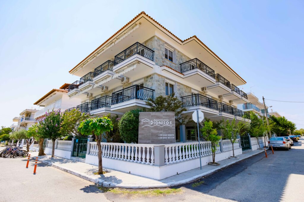 Dionisos Apartments