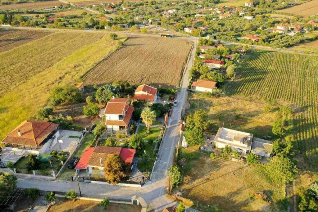 Karipidis houses