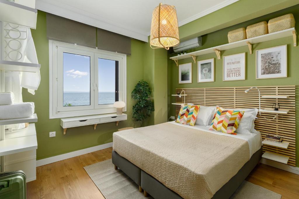Azure Breeze &#8211; Coastal Chic Getaway by the Sea2