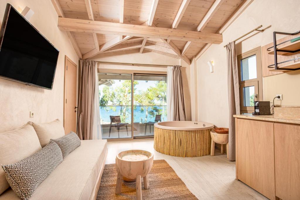 Mako Sea &#038; Suites3