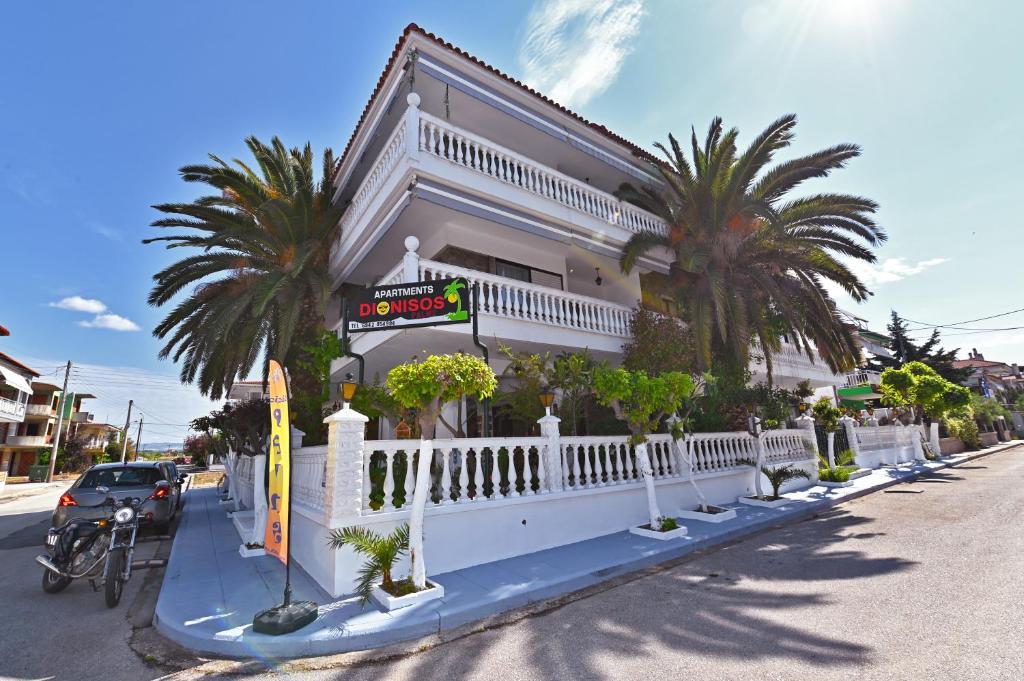 Dionisos Palms Apartments